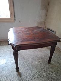 Tavolo d'Epoca Raro in radica di noce