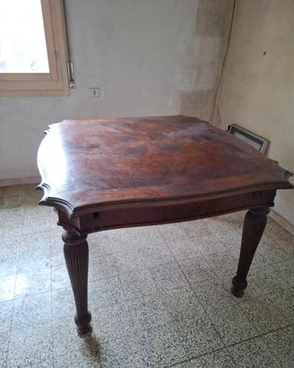 Tavolo d'Epoca Raro in radica di noce