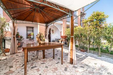 VILLA A SCHIERA A CASELLE TORINESE