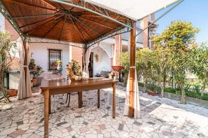 VILLA A SCHIERA A CASELLE TORINESE