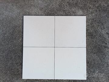 PIASTRELLE. 20 X 20 - mq 150