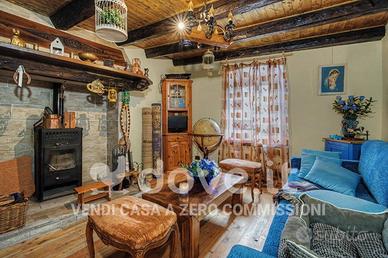 Casa indipendente di 196 m² con 4 locali a Valvarr