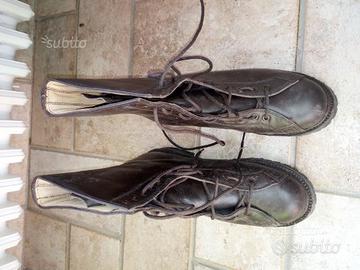 Scarponi anfibi militari