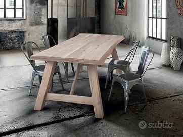 Tavolo fisso in legno massiccio