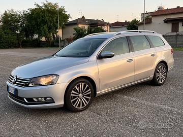 Volkswagen Passat 2.0 TDI DSG Highline - 140 CV