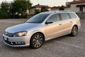 Volkswagen Passat 2.0 TDI DSG Highline - 140 CV
