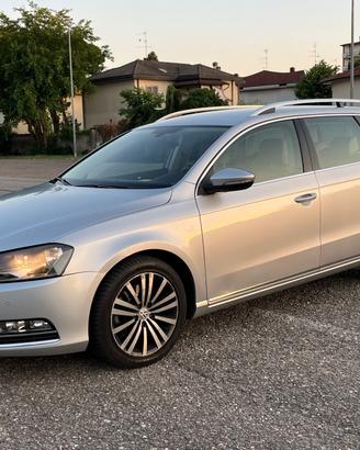 Volkswagen Passat 2.0 TDI DSG Highline - 140 CV