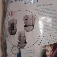 copriseggiolino auto grigio
