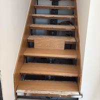 scala modulare in ferro con gradini in legno