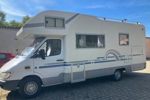 Adria Coral su Mercedes 160cv