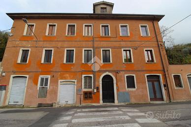 3 LOCALI A ASCOLI PICENO