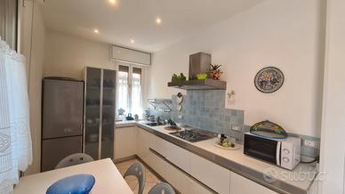 Con terrazza e 2 camere da letto zona Marconi