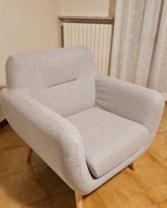 Poltrona in tessuto NUOVA