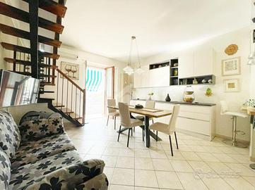 4 LOCALI A LA LOGGIA