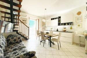 4 LOCALI A LA LOGGIA