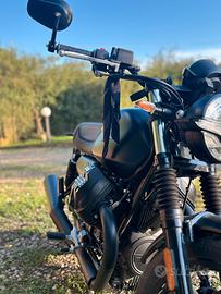 Moto guzzi v7 stone