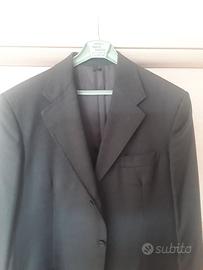 Completo uomo giacca e pantalone.