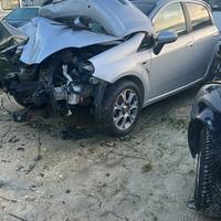 fiat punto evo sport incidentata