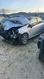 fiat punto evo sport incidentata