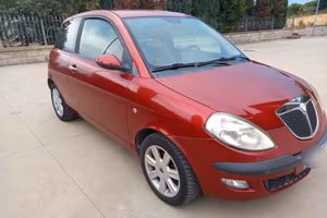Lancia Ypsilon 1.4 16V Argento