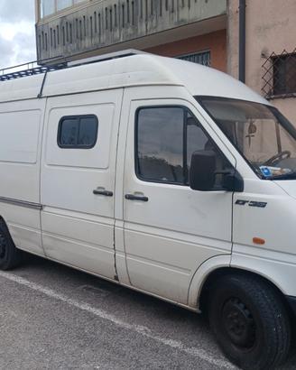 🚐 **VW LT 35 Camperizzato – pronto a partir