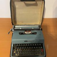 Macchina da scrivere Olivetti Lettera 32