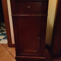 Comodino antico