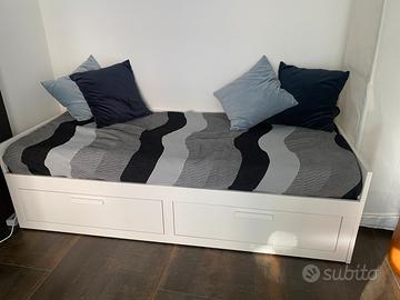 Divano ikea mod brimnes