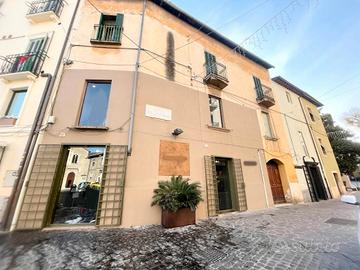 Negozio Piazza San Francesco, centro