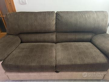 Divano arigianale usato