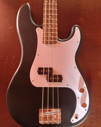 Basso Precision Squier  Fender
