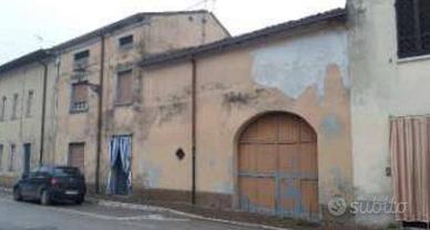 Immobile in asta di 368 m² con 4 locali a Mariana 
