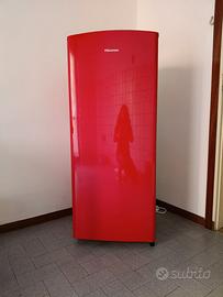 Frigorifero  Hisense rosso