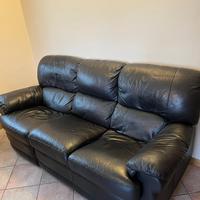 Divano in pelle colore nero