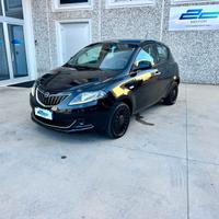 Ypsilon 1.0 FireFly 5 porte S&S Hybrid Silver
