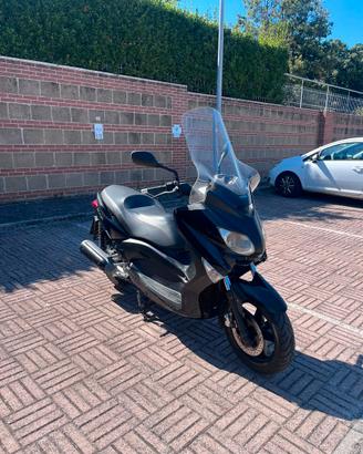 Yamaha XMax 250