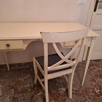 Scrivania con sedia e libreria vintage