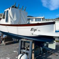 Gozzo cabinato semiplananate