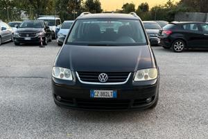 Volkswagen Touran 2.0 16V TDI DSG Highline
