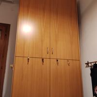 2 ARMADI solidi, come nuovi, in legno di noce
