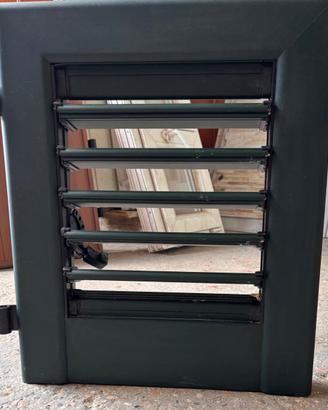 copie singole di scuri porte piccole