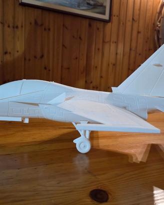 Aereo M-346 'PAN realizzato in diverse scale