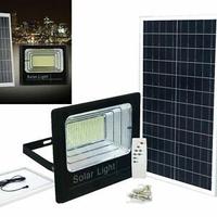 Pannello solare con faretto 