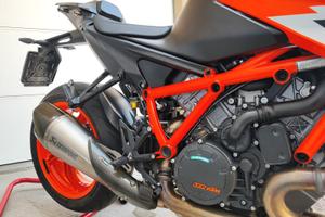 Akrapovic Splip-on ktm 1290 superduke R 2020-2023
