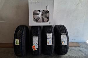 Ruote invernali complete di copricerchi 