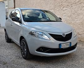 Lancia Ypsilon 1.0 70CV S&S Hybrid 5 porte Gold