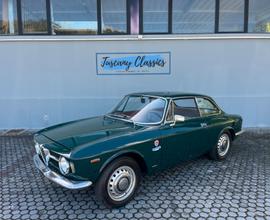 Alfa Romeo GT 1300 Junior scalino