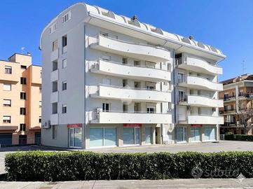 3 LOCALI A VASTO