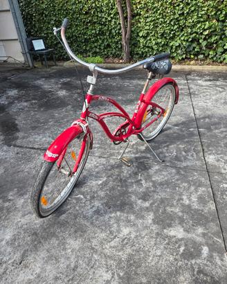Bicicletta rossa Electra