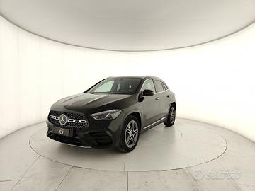 MERCEDES-BENZ GLA 200 d